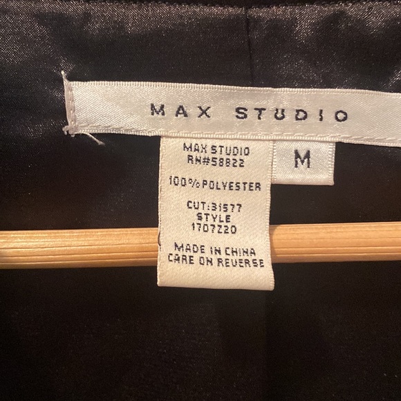 Gently used black crop jacket - Picture 2 of 5